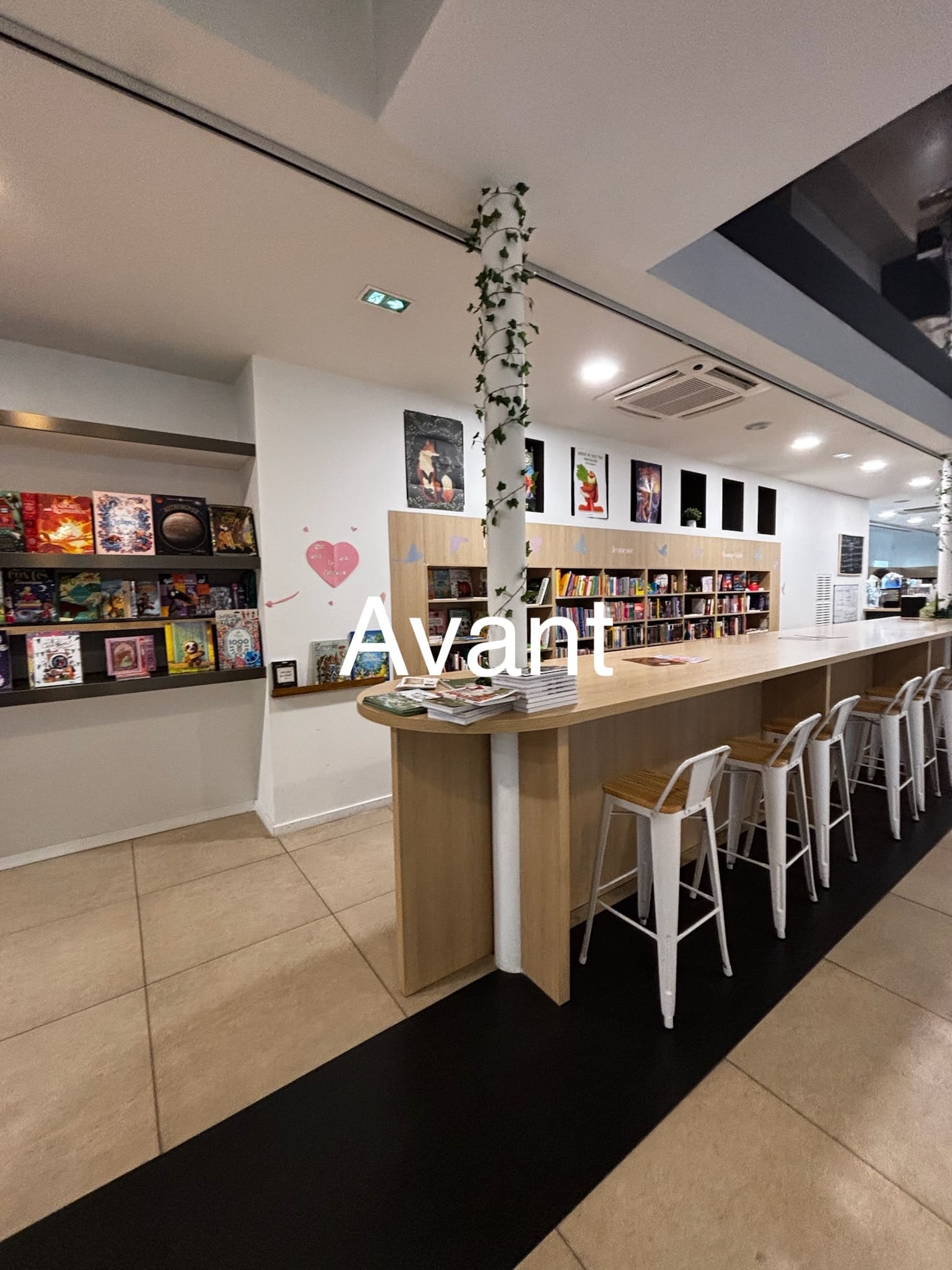 Aménagement d'un café librairie